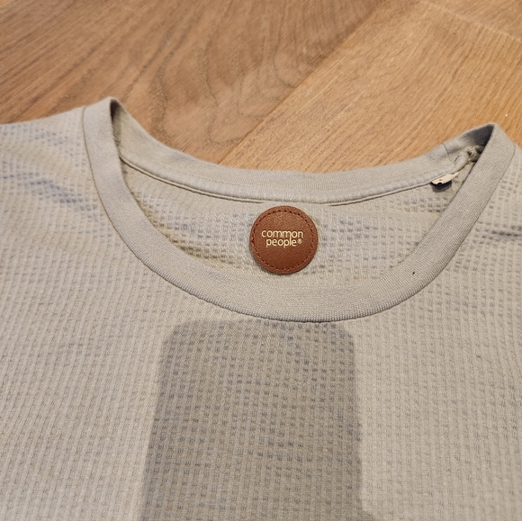 Common People Men's Sage Textured Short Sleeve Tee - Picture 5 of 7